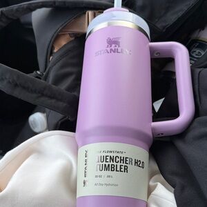 Light purple color 30oz Stanley…flowstate..quencher tumbler..with straw lid